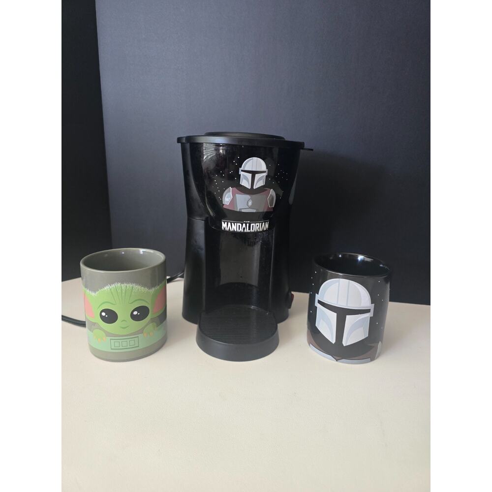 Star Wars Mandalorian Coffee Maker Grogu Cup Single Brew w/2 Ceramic Mugs